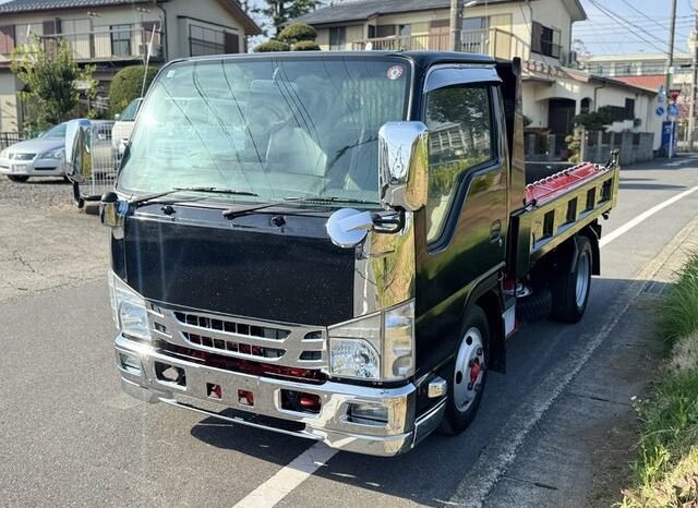 Isuzu 1 front view