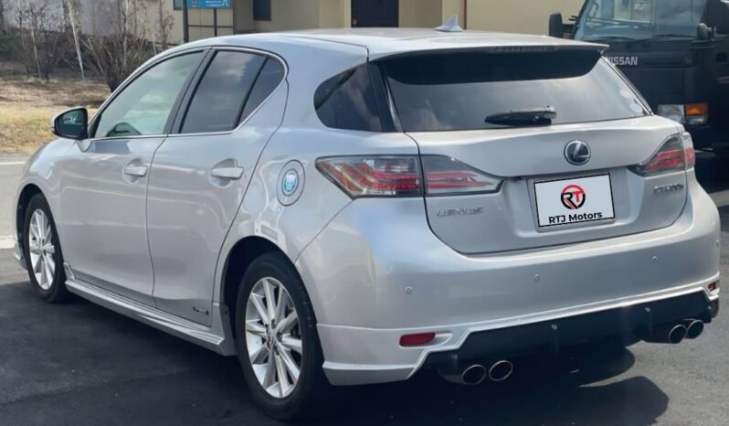 
								LEXUS CT200h Version C 2011 full									