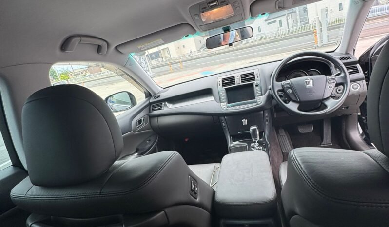 
								Toyota Crown DBA-GRS200 full									