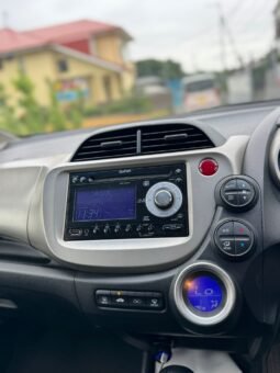 
										Honda Fit Hybrid 2012 full									