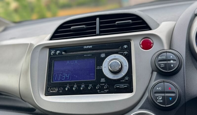 
								Honda Fit Hybrid 2012 full									